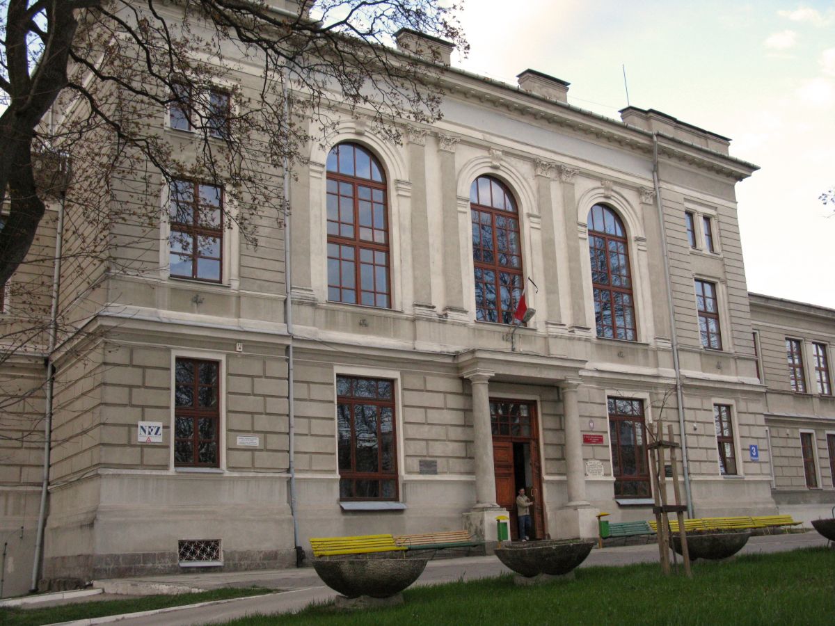 Liceum Im Goethego W Warszawie II Liceum Ogólnokształcące im. Marii Konopnickiej - Przewodnik - Dioblina