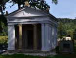Mauzoleum rodziny von Ruschwey na cmentarzu w Mysłakowicach