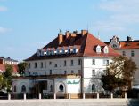 OPOLE dom,obecnie hotel,widok z brzegu Odry. sienio