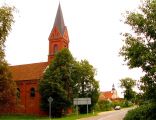 Bischofstein. Alte evangelische Kirche. Im Hintergrund die katholische Pfarrkirche St. Matthias.