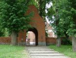 Kwiecewo1 gmina Świątki-kościelna brama