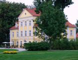 Pałac w Łomnicy - Dwór „Dom Wdowy” (Mały pałac)