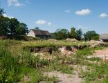 Odkryte fragmenty murów dworu w Rogowie Sobóckim