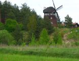 Studzianki - wiatrak w pobliżu wsi