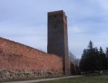 Byczyna, mury obronne z basztą Piaskową