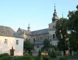 Klasztor kanoników regularnych i plebania w miejscowości Wancerzów