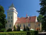 Zameczek we wsi Nowęcin, obecnie hotel