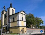 Kościół parafialny w Piaskach z barokową dzwonnicą