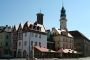 Lubań – Rynek z ratuszem, Wieżą Kramarską i rekonstrukcją sukiennic