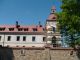 Zamek w Starych Tarnowicach - widok od drogi (pd)